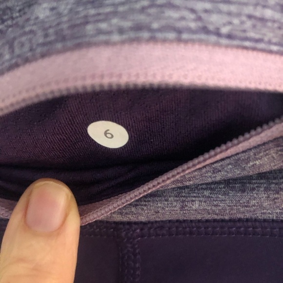 Lululemon Athletics Size 6 Running Crops purple with reflective strips - Picture 11 of 16